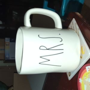 Rae Dunn MRS coffee mug.
